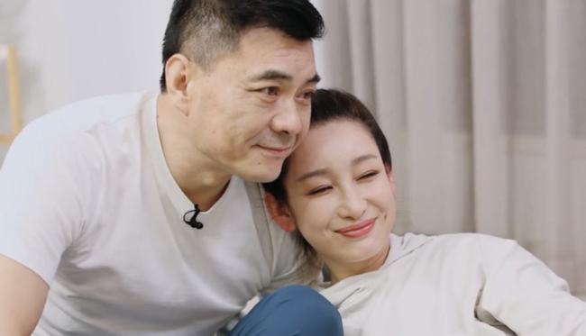 秦海璐生气王新军会哄他吗(秦海璐王新军恩爱瞬间)